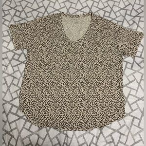 AE cheetah print V neck